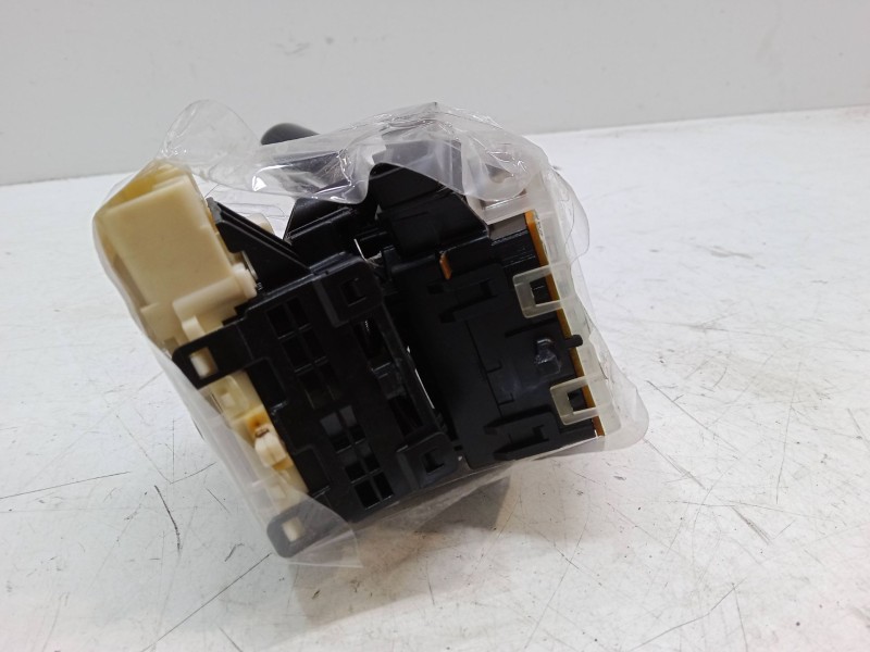 Recambio de mando luces para toyota corolla (_e12_) 1.6 vvt-i (zze121_) referencia OEM IAM   