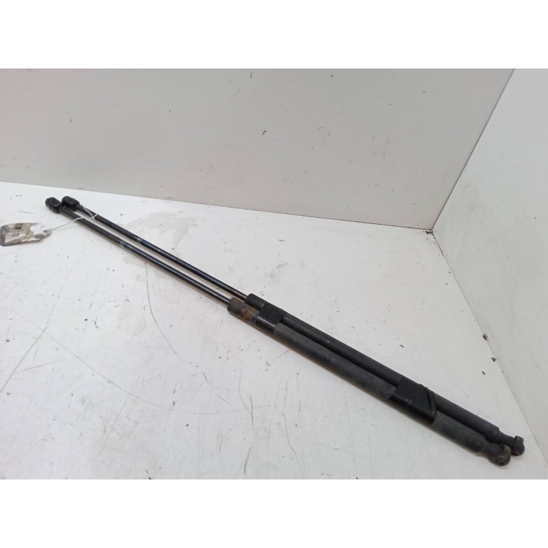 Recambio de amortiguadores malet/porton para kia carnival i (up) 2.9 tdi referencia OEM IAM   