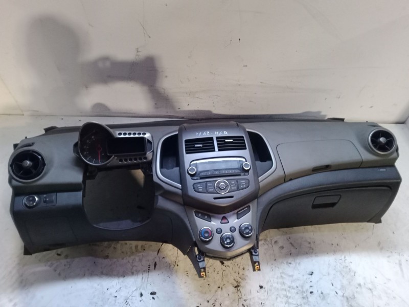 Recambio de salpicadero para chevrolet aveo / kalos hatchback (t250, t255) 1.4 referencia OEM IAM   