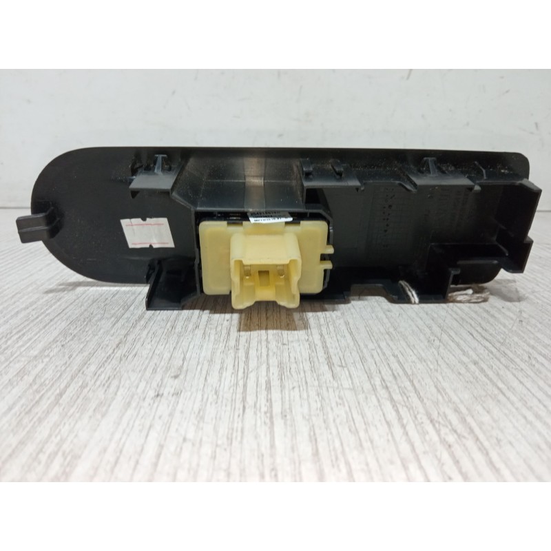 Recambio de mando elevalunas delantero derecho para renault clio iv (bh_) 1.5 dci 90 referencia OEM IAM 809602454P   Recambio de mando elevalunas delantero derecho para renault clio iv (bh_) 1.5 dci 90 referencia OEM IAM 809602454P