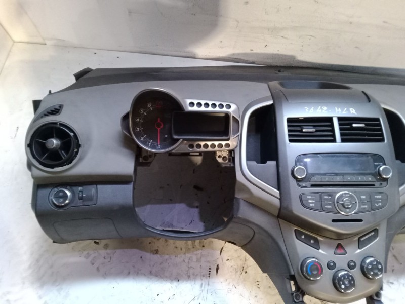 Recambio de salpicadero para chevrolet aveo / kalos hatchback (t250, t255) 1.4 referencia OEM IAM   