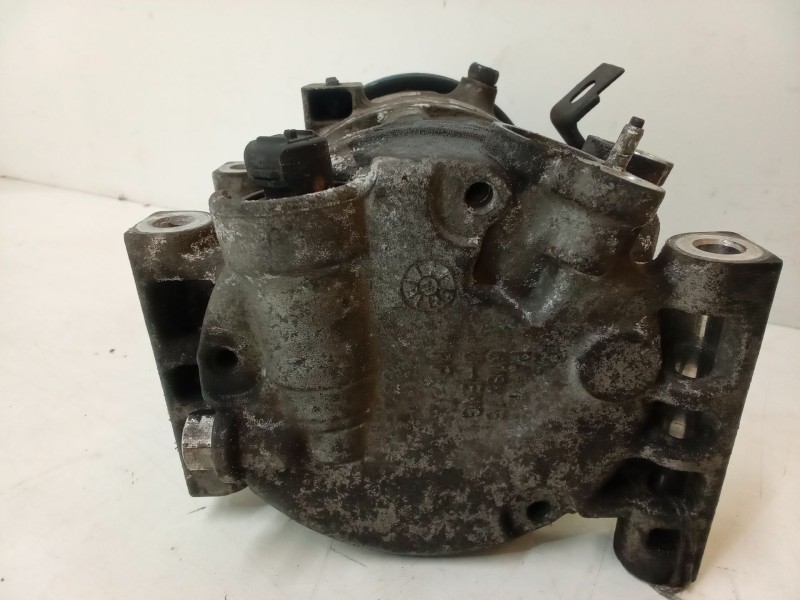 Recambio de compresor a/a para kia carens iv 1.7 crdi referencia OEM IAM F500PNBCA12  VS16E