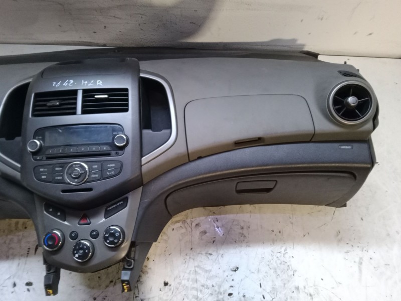 Recambio de salpicadero para chevrolet aveo / kalos hatchback (t250, t255) 1.4 referencia OEM IAM   