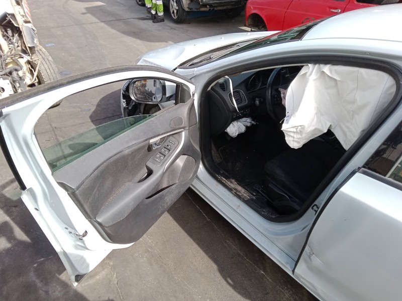 volvo v40 hatchback (525) del año 2012