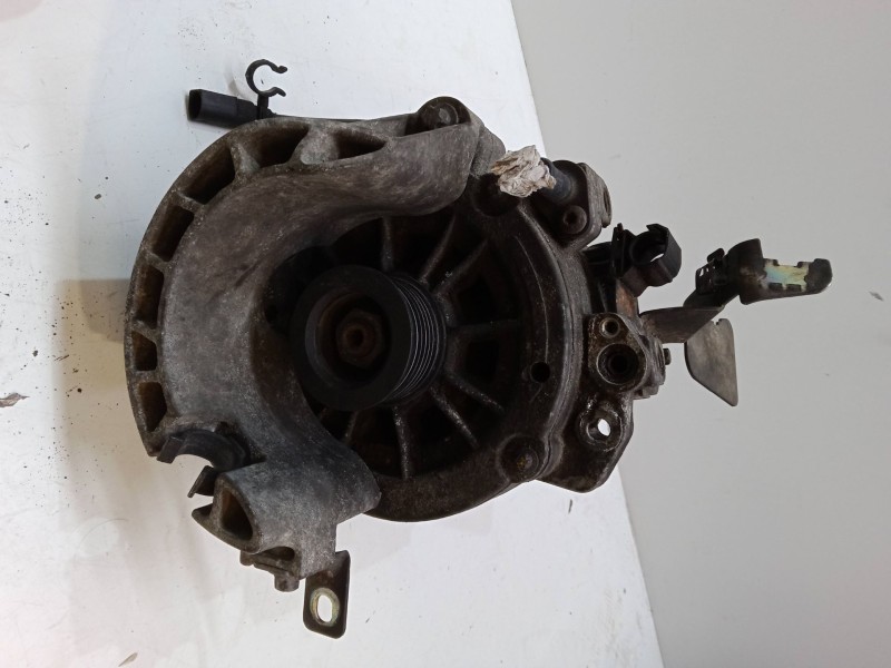 Recambio de alternador para porsche cayenne (9pa) turbo 4.5 referencia OEM IAM 94860301503  10480485