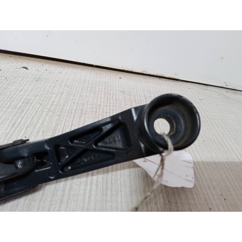 Recambio de brazo limpia delantero izquierdo para toyota corolla verso (zer_, zze12_, r1_) 1.8 (znr11_) referencia OEM IAM   