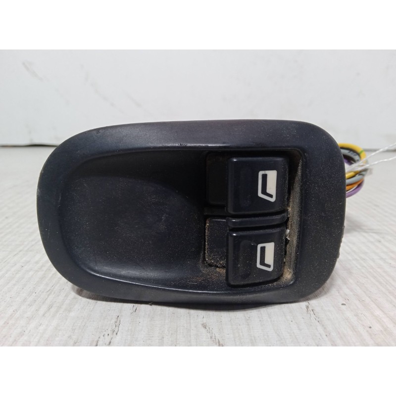 Recambio de mando elevalunas delantero izquierdo para peugeot 206 hatchback (2a/c) 1.4 i referencia OEM IAM   