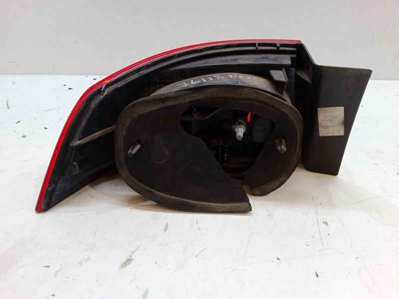 Recambio de piloto trasero derecho para renault laguna ii (bg0/1_) 1.9 dci (bg08, bg0g) referencia OEM IAM   