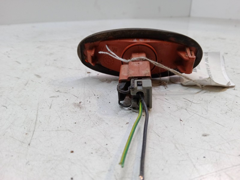 Recambio de intermitente lateral derecho para nissan serena (c23) 2.3 d referencia OEM IAM   