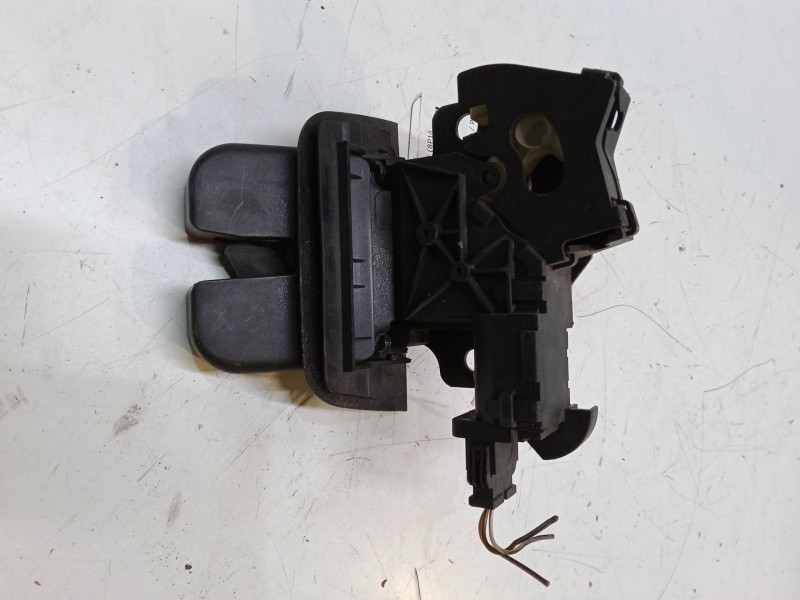 Recambio de cerradura maletero / porton para audi a3 (8p1) 1.9 tdi referencia OEM IAM    Recambio de cerradura maletero / porton para audi a3 (8p1) 1.9 tdi referencia OEM IAM