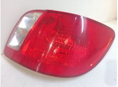 Recambio de piloto trasero derecho para kia rio ii sedán (jb) 1.4 16v referencia OEM IAM