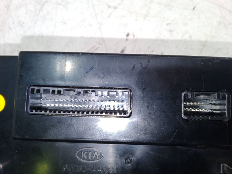Recambio de mando climatizador para kia carens iv 1.7 crdi referencia OEM IAM 97250A4XXX  