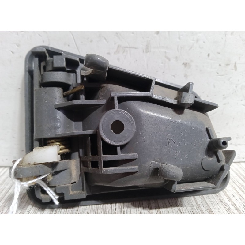 Recambio de maneta interior puerta delantera derecha para suzuki vitara cabrio (et, ta) 2.0 16v (ta51, sv420) referencia OEM IAM