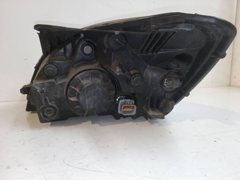 Recambio de faro derecho para kia rio ii sedán (jb) 1.4 16v referencia OEM IAM   