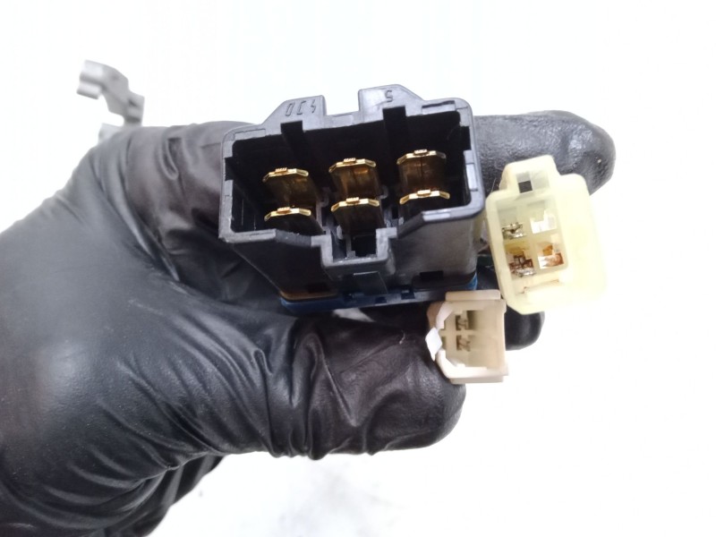 Recambio de clausor para kia carnival i (up) 2.9 tdi referencia OEM IAM 47361B  