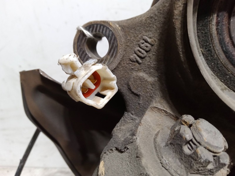 Recambio de mangueta delantera derecha para toyota corolla verso (zer_, zze12_, r1_) 1.8 (znr11_) referencia OEM IAM Consensorab