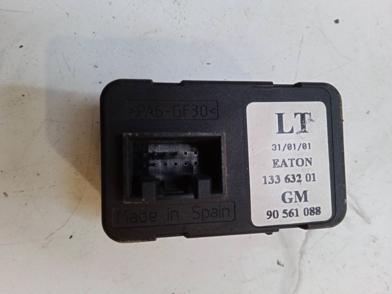Recambio de mando elevalunas delantero izquierdo para opel zafira a monospace (t98) 2.0 dti 16v (f75) referencia OEM IAM   