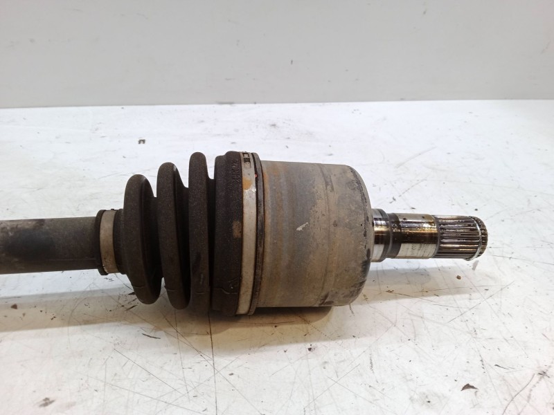 Recambio de transmision delantera izquierda para kia carnival i (up) 2.9 tdi referencia OEM IAM   