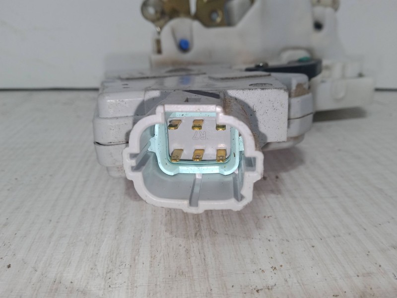 Recambio de cerradura puerta delantera derecha para nissan primera hatchback (p11) 1.6 16v referencia OEM IAM   