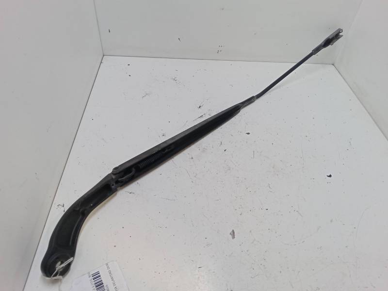 BRAZO LIMPIA DELANTERO DERECHO 