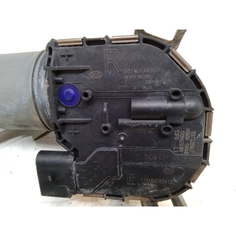 Recambio de motor limpiaparabrisas delantero derecho para kia carens iv 1.7 crdi referencia OEM IAM 98110-A4900  0390248012