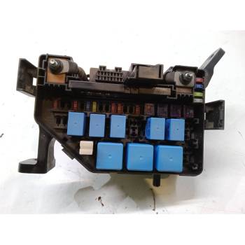 CAJA RELES / FUSIBLES 