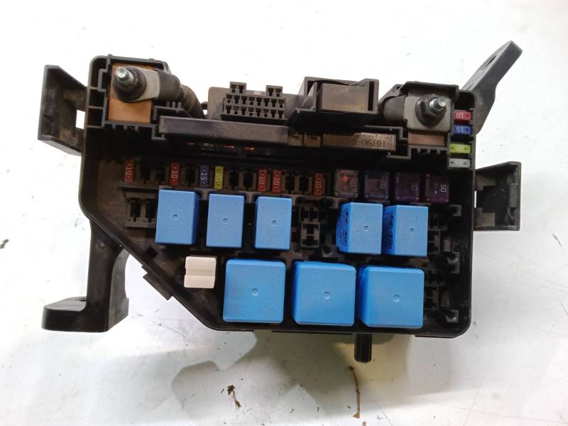 CAJA RELES / FUSIBLES 