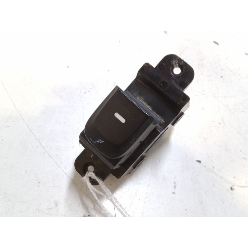 Recambio de mando elevalunas trasero izquierdo para hyundai i10 ii (ba, ia) 1.0 referencia OEM IAM   