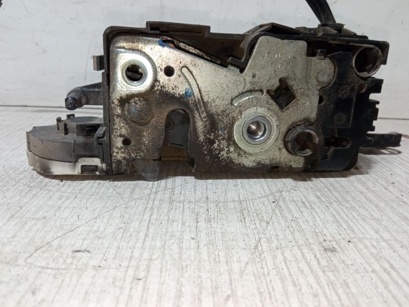 Recambio de cerradura puerta delantera derecha para peugeot 207/207+ (wa_, wc_) 1.4 referencia OEM IAM 24094158  