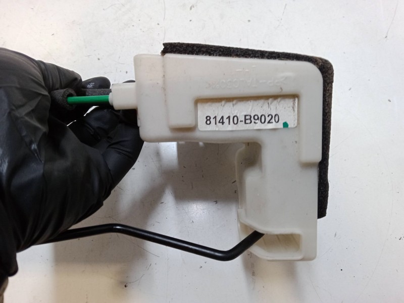 Recambio de cerradura puerta trasera izquierda para hyundai i10 ii (ba, ia) 1.0 referencia OEM IAM 81410b9020  