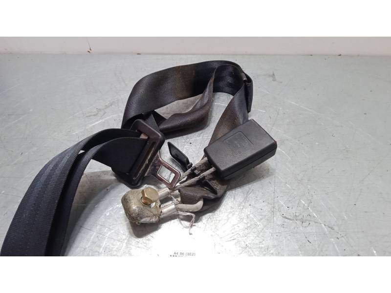 ANCLAJE CINTURON TRASERO DERECHO 8E0857713 