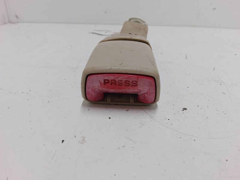 Recambio de anclaje cinturon trasero derecho para lexus rx (_u3_) 300 (mcu35_) referencia OEM IAM   