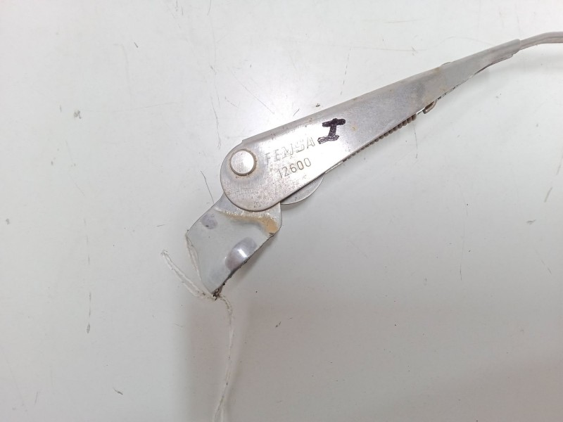 Recambio de brazo limpia delantero izquierdo para seat 600 (110b) 0.8 referencia OEM IAM   