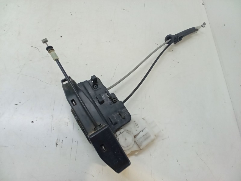 Recambio de cerradura puerta delantera derecha para kia carens iii monospace (un) 2.0 crdi 140 referencia OEM IAM   