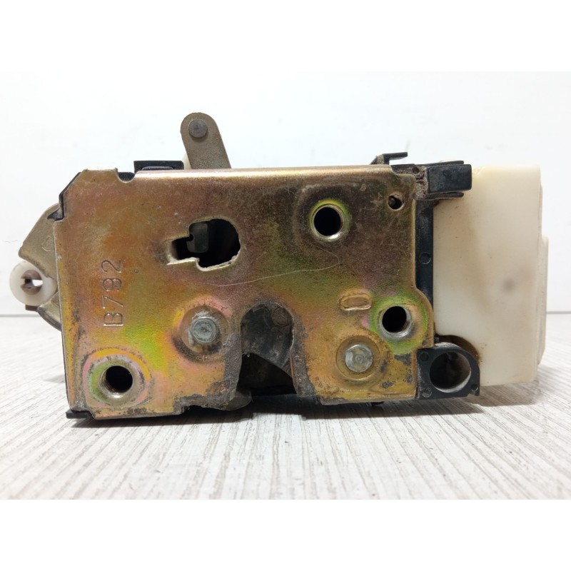 Recambio de cerradura puerta delantera derecha para alfa romeo 145 (930_) 1.9 jtd (930.a4b) referencia OEM IAM   