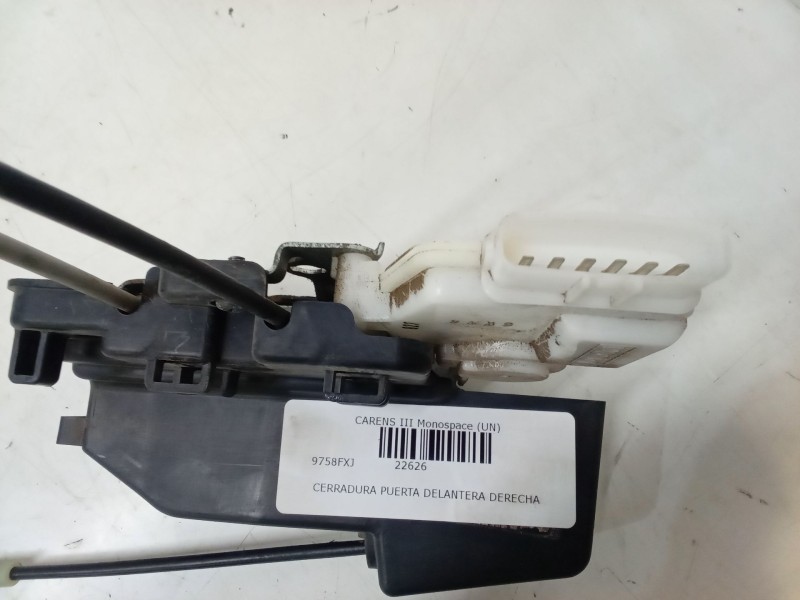 Recambio de cerradura puerta delantera derecha para kia carens iii monospace (un) 2.0 crdi 140 referencia OEM IAM   