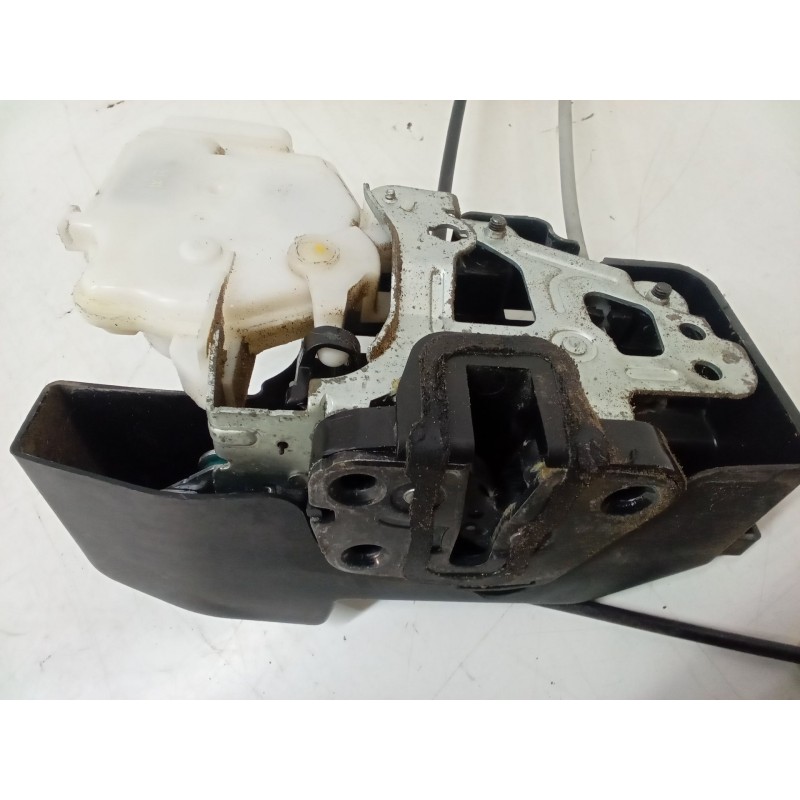 Recambio de cerradura puerta delantera derecha para kia carens iii monospace (un) 2.0 crdi 140 referencia OEM IAM   