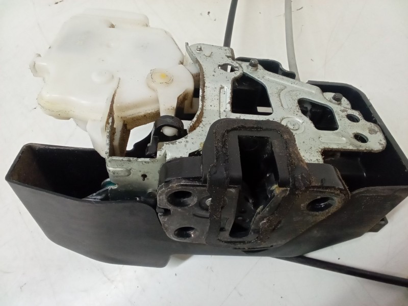 Recambio de cerradura puerta delantera derecha para kia carens iii monospace (un) 2.0 crdi 140 referencia OEM IAM   