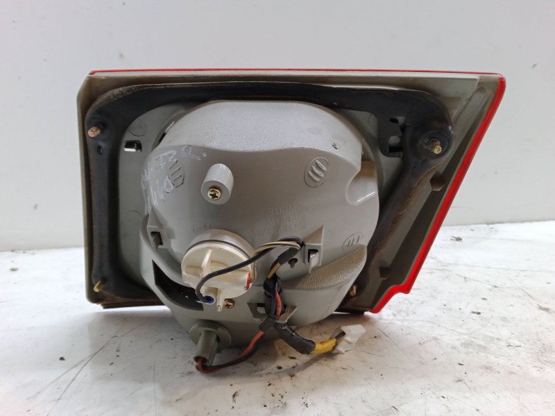 Recambio de piloto trasero porton izquierdo para kia carens ii monospace (fj) 2.0 crdi referencia OEM IAM   