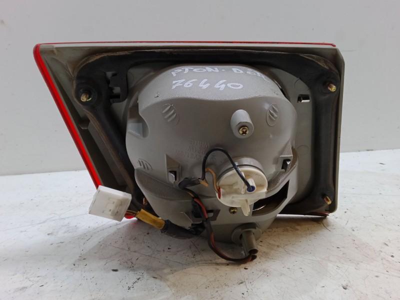 Recambio de piloto trasero porton derecho para kia carens ii monospace (fj) 2.0 crdi referencia OEM IAM   