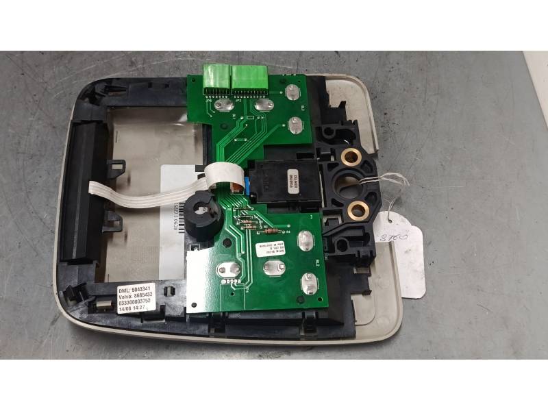 LUZ INTERIOR DELANTERA 8685433 