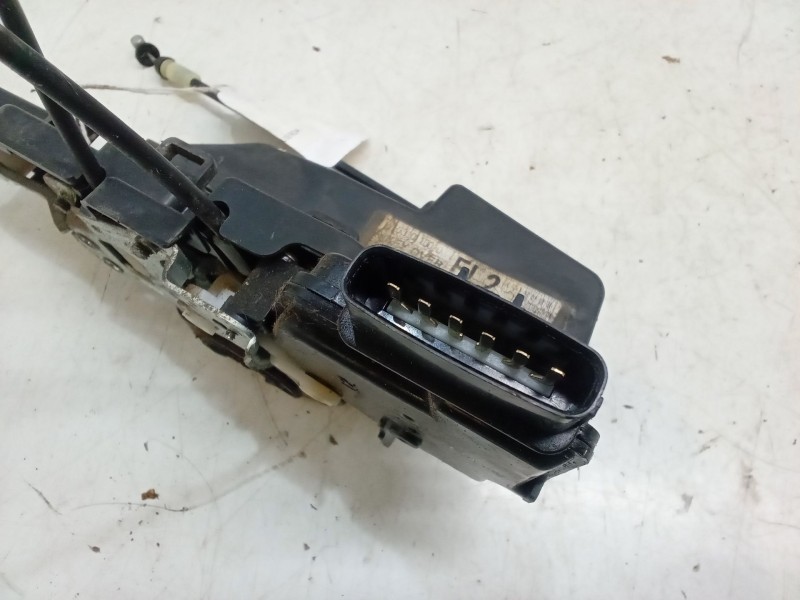 Recambio de cerradura puerta delantera izquierda para kia carens iii monospace (un) 2.0 crdi 140 referencia OEM IAM   