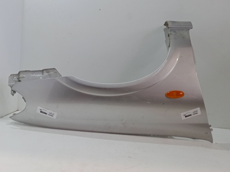 Recambio de aleta delantera derecha para nissan almera ii (n16) 1.5 referencia OEM IAM   