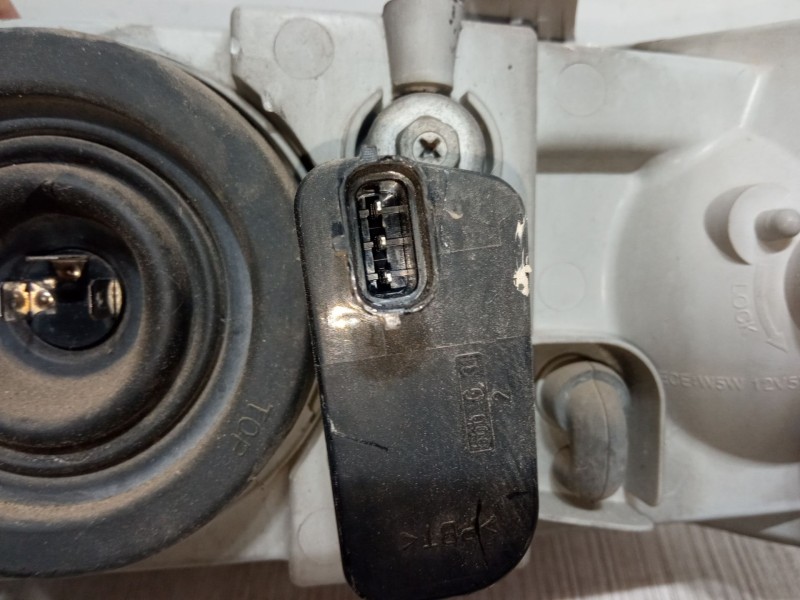 Recambio de faro derecho para chevrolet aveo / kalos hatchback (t200) 1.4 16v referencia OEM IAM   