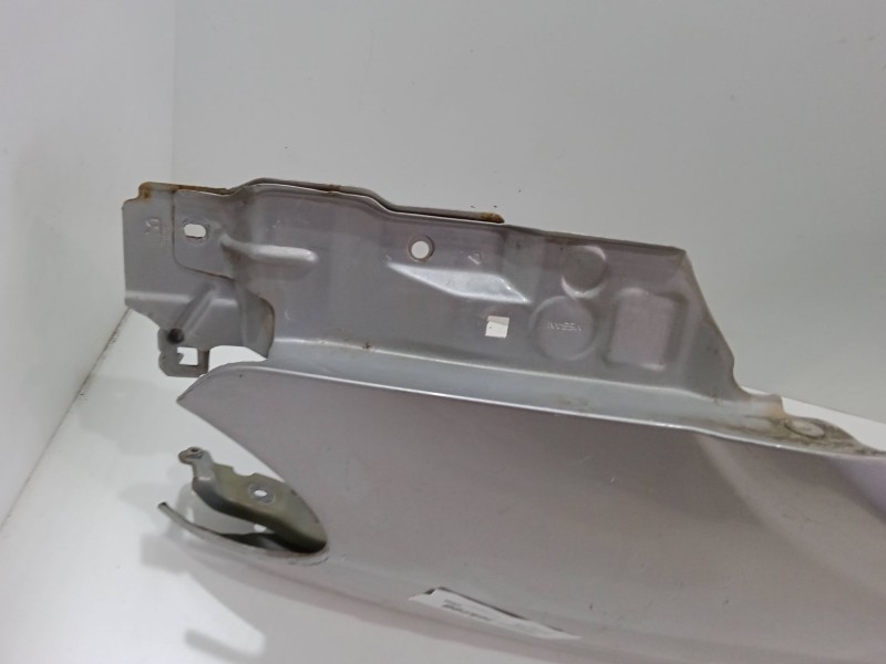 Recambio de aleta delantera derecha para nissan almera ii (n16) 1.5 referencia OEM IAM   