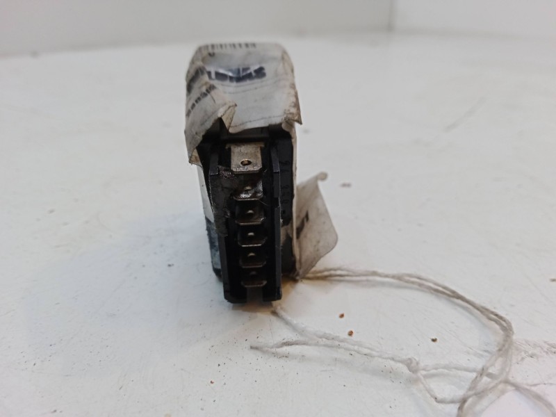 Recambio de mando elevalunas delantero derecho para renault scénic i monospace (ja0/1_, fa0_) 1.9 dci (ja05, ja1f) referencia OE