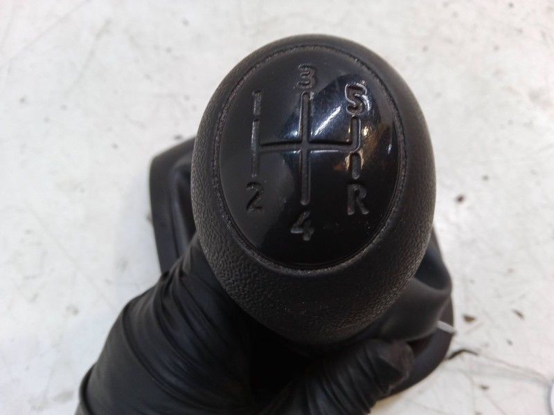 Recambio de pomo palanca cambio para renault megane iii hatchback (bz0/1_, b3_) 1.6 16v (bz0h) referencia OEM IAM   
