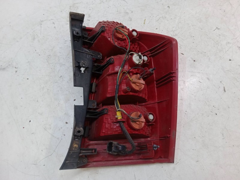 Recambio de piloto trasero izquierdo para kia carens iii monospace (un) 2.0 crdi 140 referencia OEM IAM   