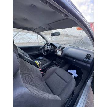 VOLKSWAGEN POLO (6N2)