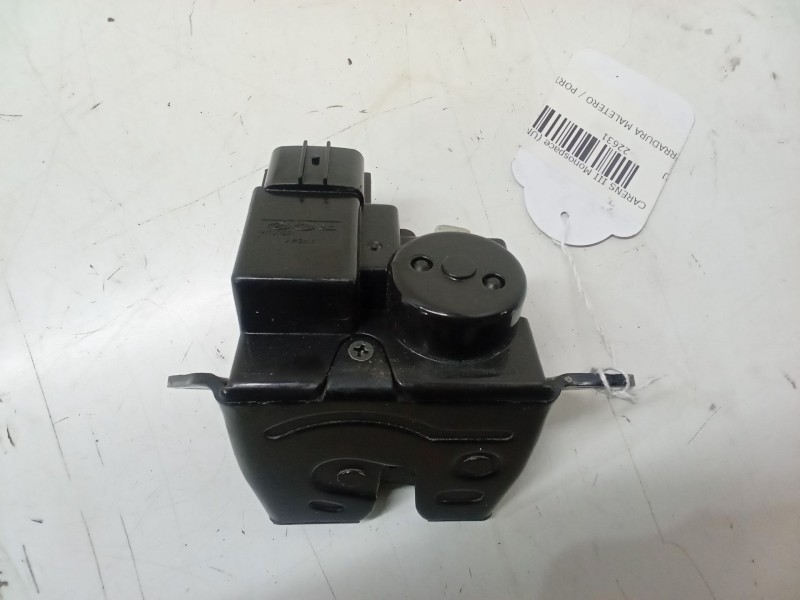 Recambio de cerradura maletero / porton para kia carens iii monospace (un) 2.0 crdi 140 referencia OEM IAM   